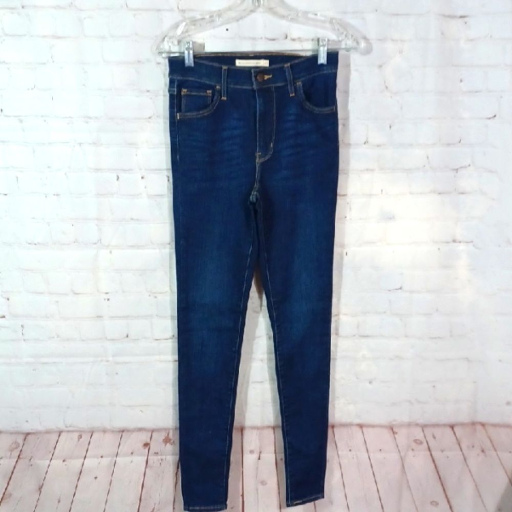 Levi #720 Highrise Women's Super Skinny Blue  Jeans Sz 26 W New